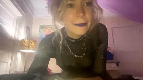 DaisyB3 online show from 01/01/25, 02:30