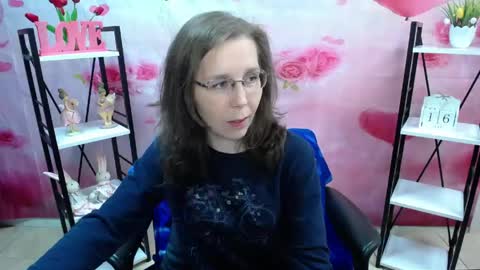 Snapshot of daisyedit chatting on 05/16/26, 07:05 DaisyEdit online show from 05/16/26, 07:05