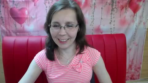 Snapshot of daisyedit chatting on 05/23/26, 07:13 DaisyEdit online show from 05/23/26, 07:13