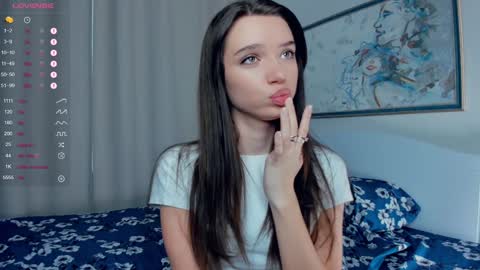 Snapshot of daisyfoulks chatting on 12/05/24, 07:27 Naomi online show from 12/05/24, 07:27