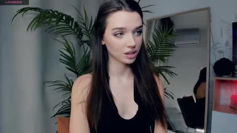 Snapshot of daisyfoulks chatting on 02/21/25, 07:54 Naomi online show from 02/21/25, 07:54