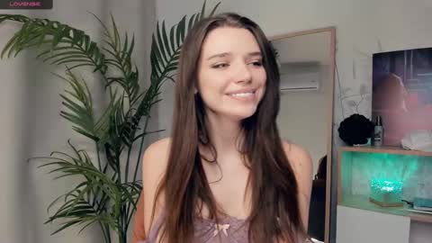 Snapshot of daisyfoulks chatting on 02/22/25, 10:52 Naomi online show from 02/22/25, 10:52