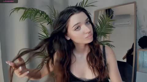 Snapshot of daisyfoulks chatting on 02/24/25, 11:52 Naomi online show from 02/24/25, 11:52