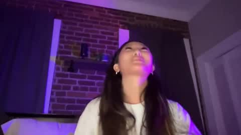 Snapshot of daisykimvip chatting on 02/07/25, 02:29 Daisy Kim online show from 02/07/25, 02:29