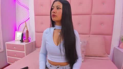 Mariana online show from 10/27/25, 12:31