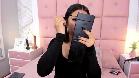 Mariana online show from 12/19/25, 11:50