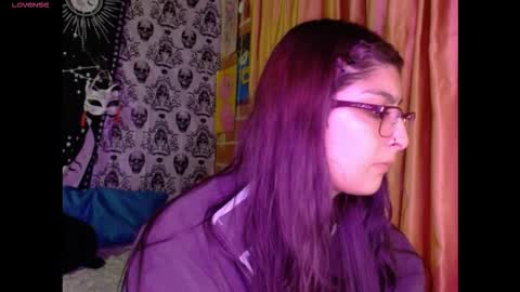    --  -- help me reach 100 hands up  online show from 11/25/25, 01:16