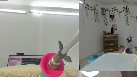 daki_ume_ online show from 11/24/25, 02:33