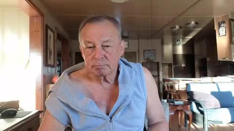 dakit online show from 10/15/25, 02:50