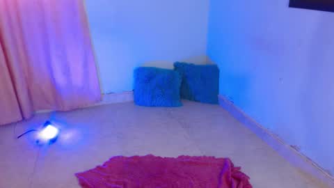 Snapshot of dakkotta_curvy chatting on 11/03/25, 08:10 VALENTINA online show from 11/03/25, 08:10