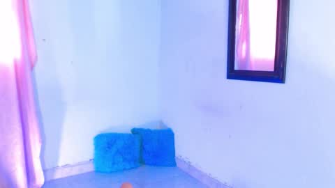 Snapshot of dakkotta_curvy chatting on 11/09/25, 08:18 VALENTINA online show from 11/09/25, 08:18