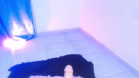 Snapshot of dakkotta_curvy chatting on 11/23/25, 06:57 VALENTINA online show from 11/23/25, 06:57