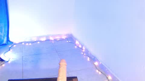 Snapshot of dakkotta_curvy chatting on 11/26/25, 03:18 VALENTINA online show from 11/26/25, 03:18