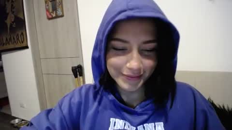 IG  dakotasofiaa online show from 12/14/24, 03:18