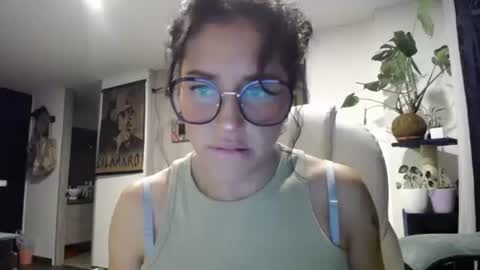 IG  dakotasofiaa online show from 12/17/24, 05:51