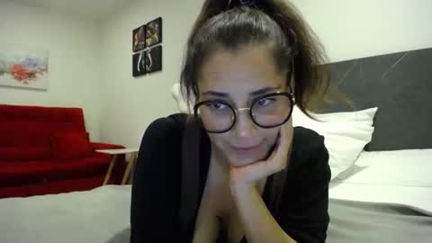 IG  dakotasofiaa online show from 12/02/25, 01:22