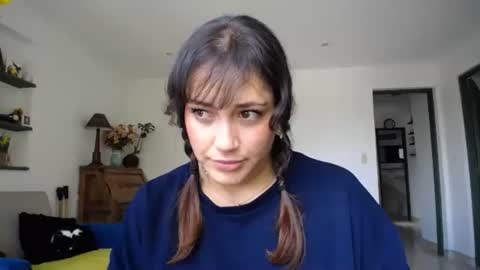 IG  dakotasofiaa online show from 05/26/26, 07:21