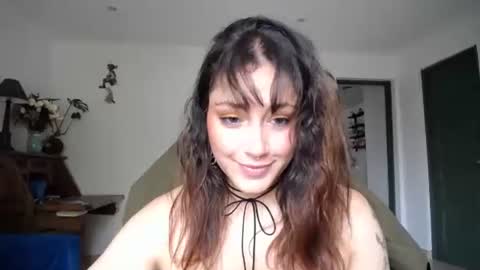 IG  dakotasofiaa online show from 06/03/26, 05:29