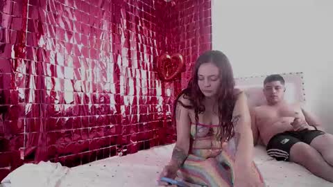 Dakota and Aron online show from 10/04/25, 05:44