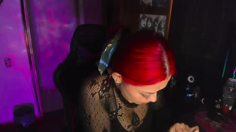 Snapshot of dakota_crab chatting on 02/07/25, 10:20 Dakota Crab online show from 02/07/25, 10:20