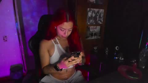 Snapshot of dakota_crab chatting on 02/20/25, 01:03 Dakota Crab online show from 02/20/25, 01:03