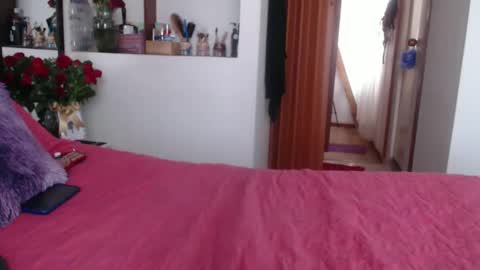 Snapshot of dakota_dark_ chatting on 02/17/25, 01:21 Dakota online show from 02/17/25, 01:21