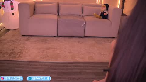 dako online show from 11/25/25, 03:39