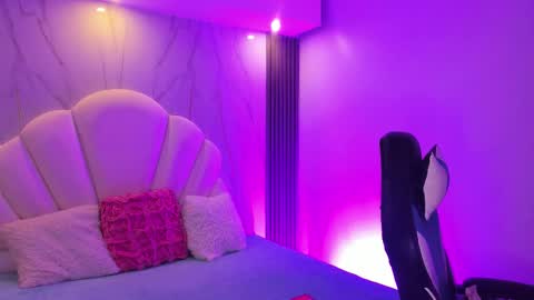 Snapshot of dakota_mars chatting on 10/22/25, 12:16 dakota_mars online show from 10/22/25, 12:16