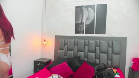 Dakota  online show from 09/15/25, 12:27