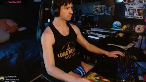 Snapshot of dakota_wndrs chatting on 02/26/26, 11:48 Dakota Wonders online show from 02/26/26, 11:48