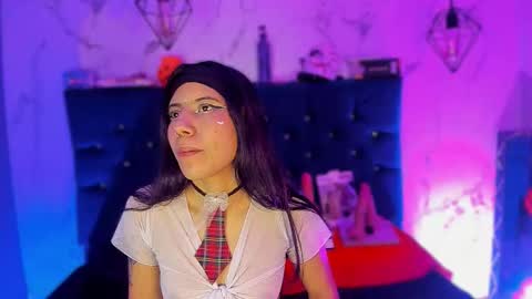 dakotaa_johnson online show from 11/12/25, 06:52