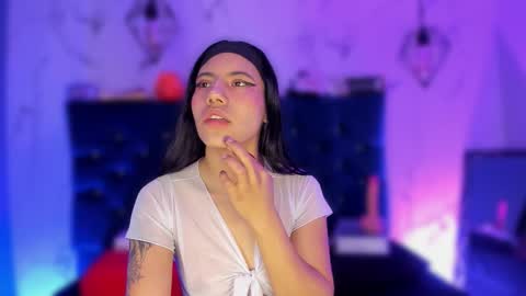 dakotaa_johnson online show from 11/15/25, 06:48