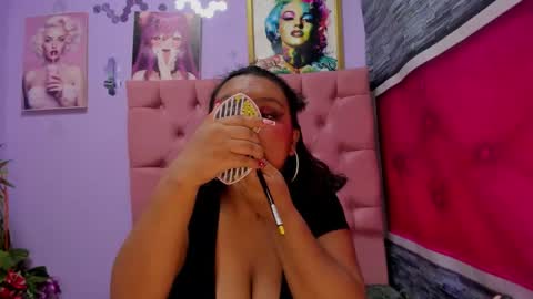 Mariana online show from 11/18/25, 07:29