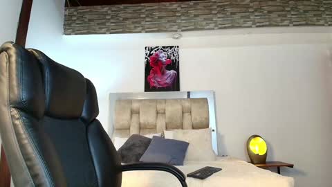 dakotarobbins_ online show from 01/05/25, 02:19