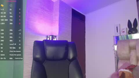 dakotarobbins_ online show from 11/26/25, 05:47