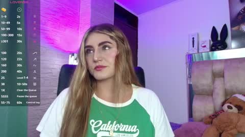 dakotarobbins_ online show from 12/15/25, 10:47