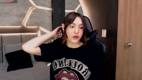 Dakota  online show from 12/21/25, 01:18