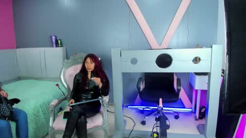  dakotha      online show from 03/04/25, 07:32