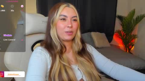 Snapshot of dakottaa__ chatting on 05/15/26, 10:50 dakottaa__ online show from 05/15/26, 10:50
