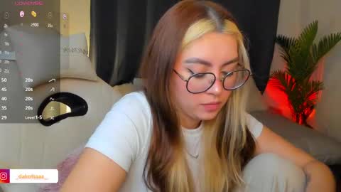 Snapshot of dakottaa__ chatting on 05/20/26, 01:01 dakottaa__ online show from 05/20/26, 01:01