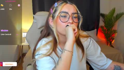 Snapshot of dakottaa__ chatting on 06/24/26, 12:42 dakottaa__ online show from 06/24/26, 12:42