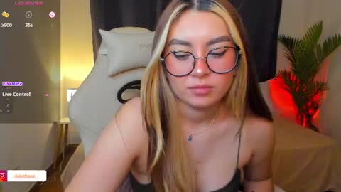 Snapshot of dakottaa__ chatting on 07/02/26, 03:23 dakottaa__ online show from 07/02/26, 03:23