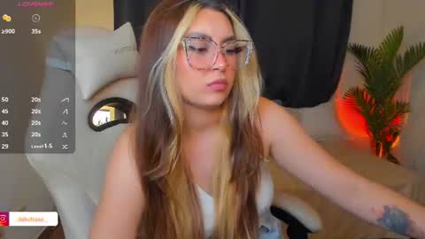 Snapshot of dakottaa__ chatting on 07/10/26, 12:15 dakottaa__ online show from 07/10/26, 12:15
