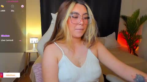 Snapshot of dakottaa__ chatting on 07/15/26, 12:05 dakottaa__ online show from 07/15/26, 12:05