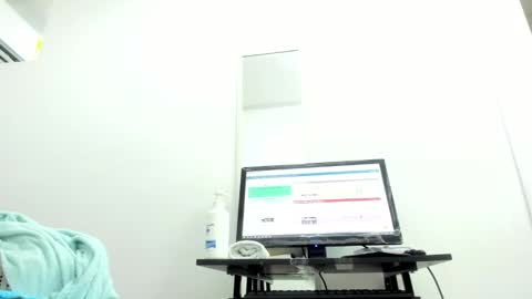 Snapshot of dalia_2 chatting on 09/11/25, 11:49 Ren online show from 09/11/25, 11:49