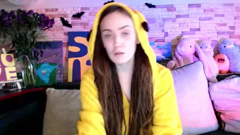 Dalia  online show from 11/05/25, 10:15