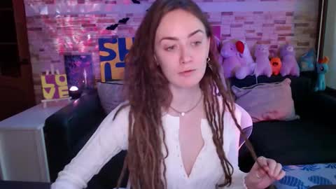 Dalia  online show from 11/21/25, 09:52