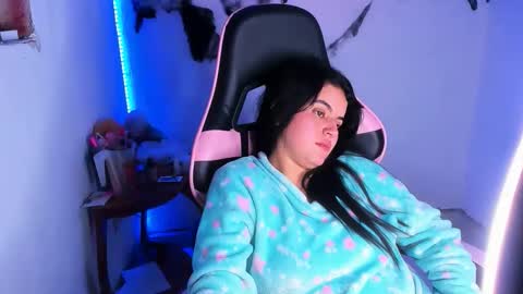 Dalia April online show from 10/15/25, 05:07