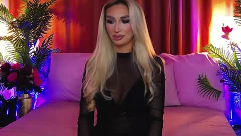 Snapshot of dalidaselena chatting on 05/18/26, 05:41 DalidaSelena online show from 05/18/26, 05:41