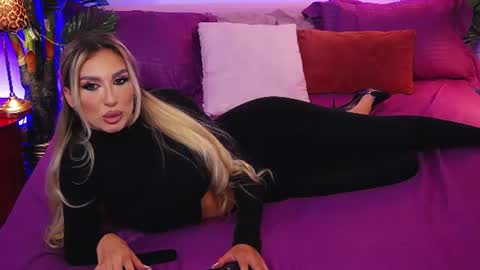 Snapshot of dalidaselena chatting on 07/22/26, 04:10 DalidaSelena online show from 07/22/26, 04:10